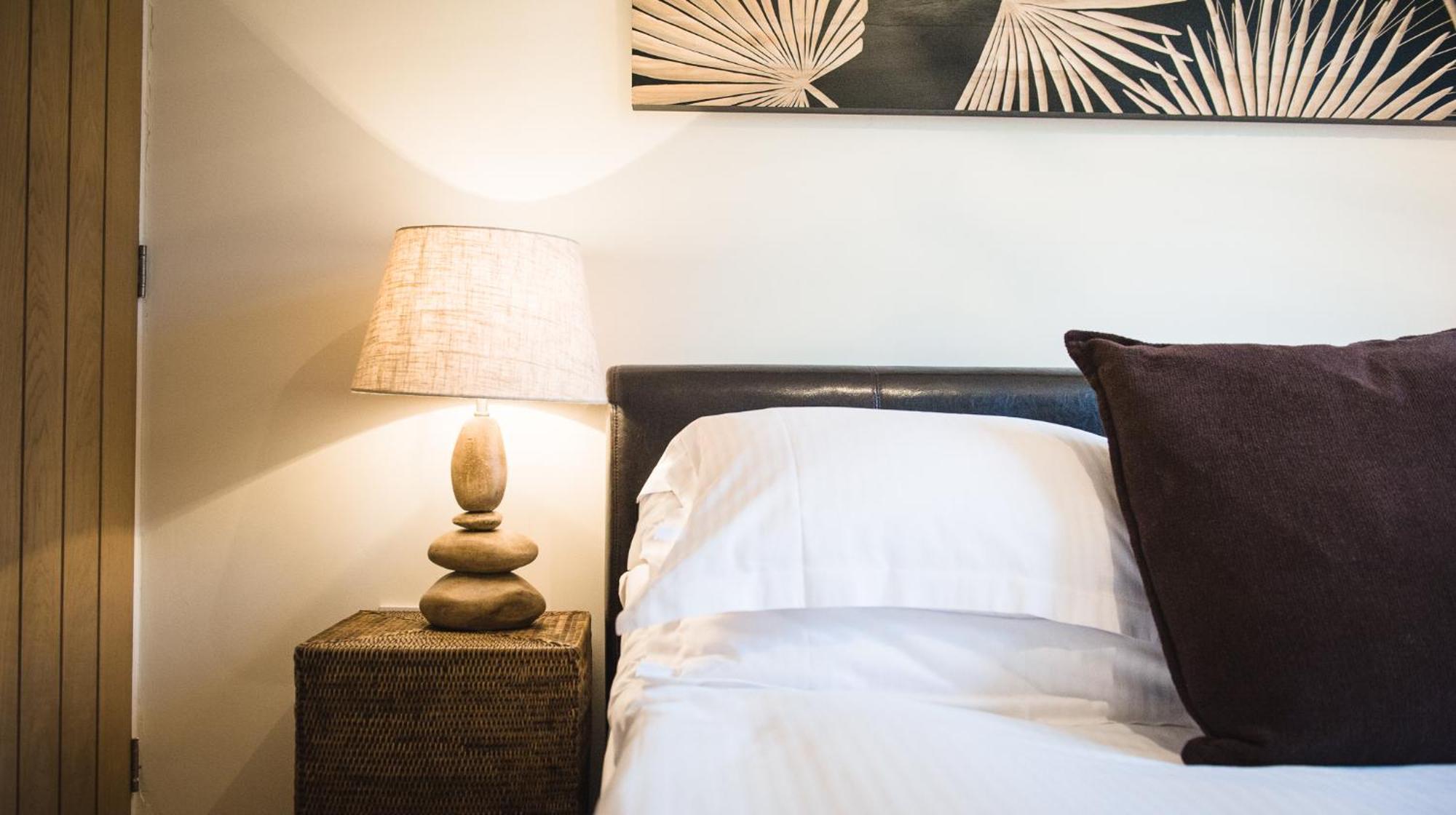 Romneys Apartments & Suites Κένταλ Δωμάτιο φωτογραφία