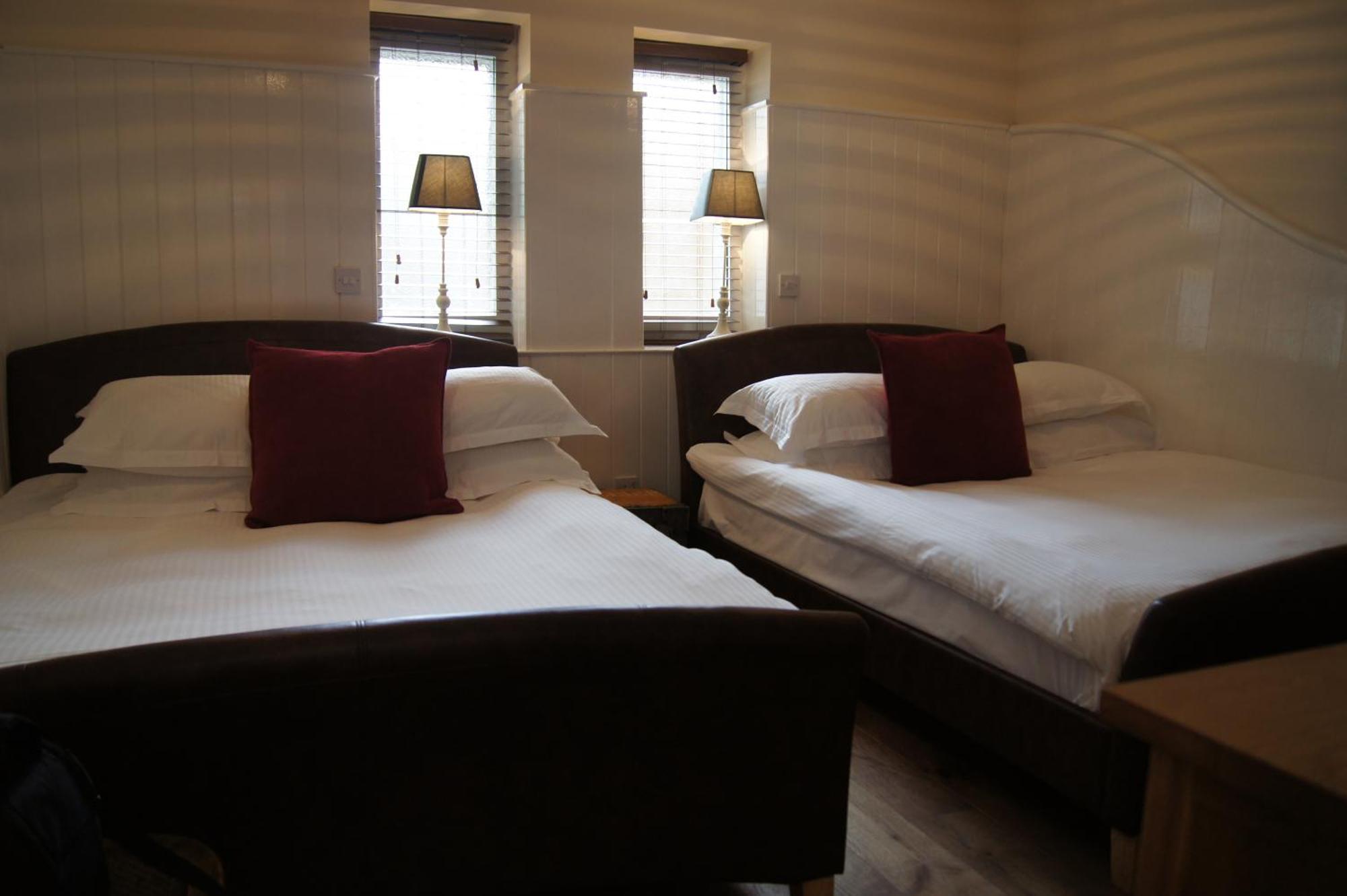 Romneys Apartments & Suites Κένταλ Δωμάτιο φωτογραφία