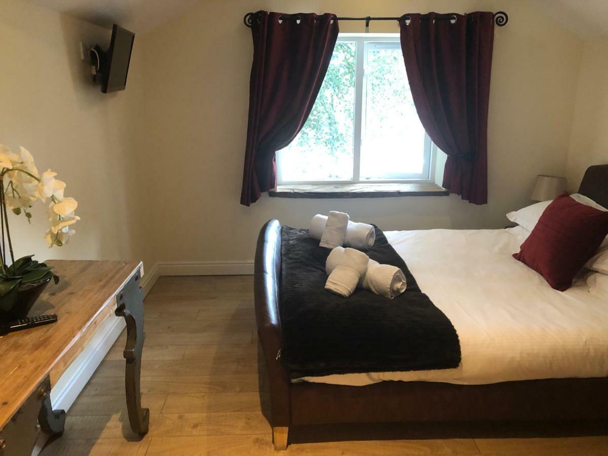Romneys Apartments & Suites Κένταλ Εξωτερικό φωτογραφία