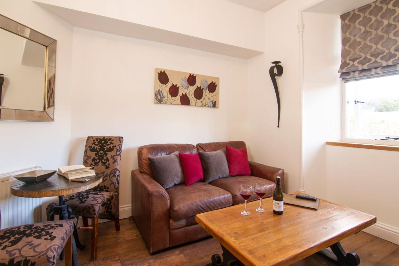Romneys Apartments & Suites Κένταλ Εξωτερικό φωτογραφία